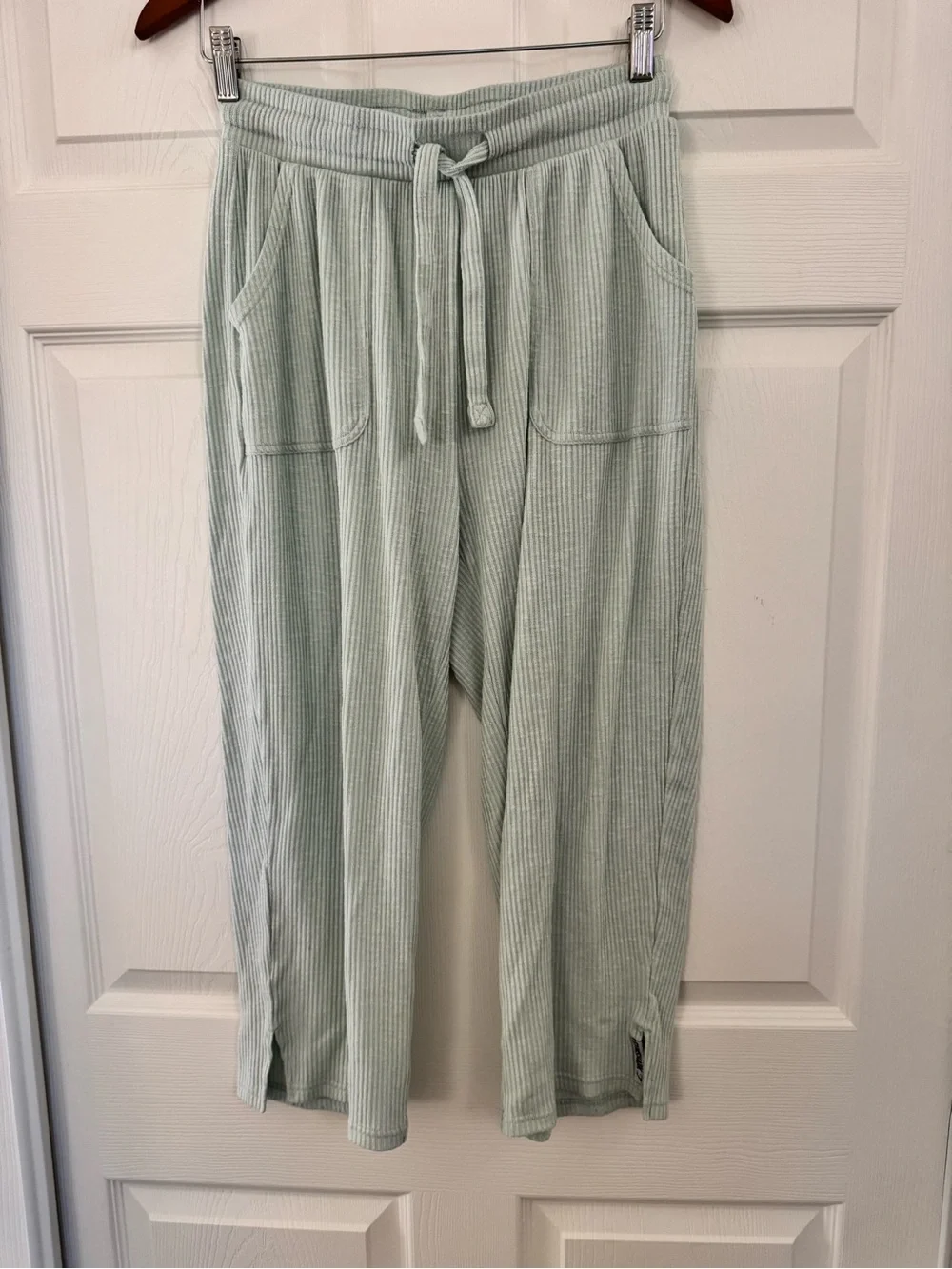 Gymshark Sage Green Ribbed Lounge Set Small Wide Leg Capri Pants - Picture 3 of 6